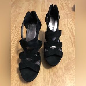 Madden Girl 8.5m Black Suede Wedge